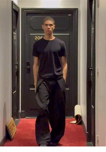 first catwalk test (they AAATE) 🔥#modelscout #model #modelagency #catwalk #scouting