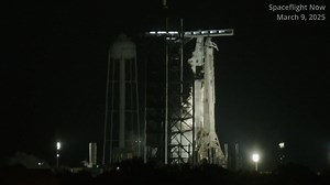 Crew-10任务猎鹰9助推器B1090完成了静态点火测试