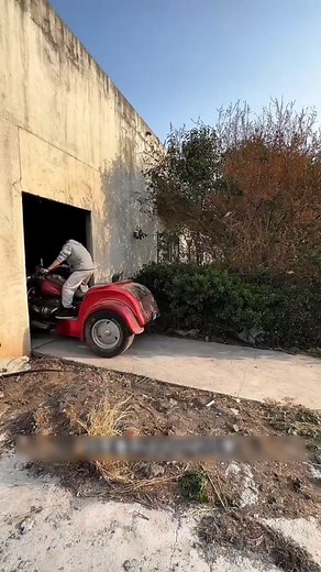 Restoring a Legendary Hoss Boss Cycles V8 ! | Jordan Watts