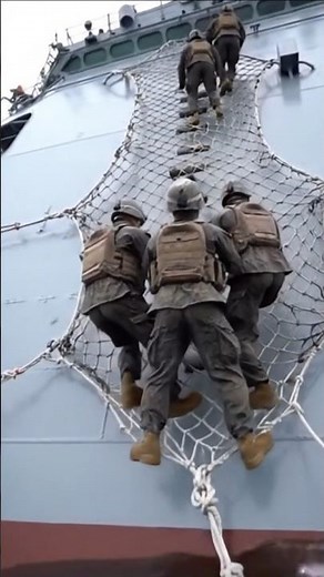 US NAVY SEALS Training for VBSS Operation