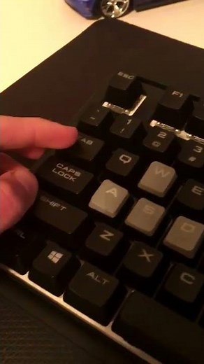 How to invite friends in Stick Fight!