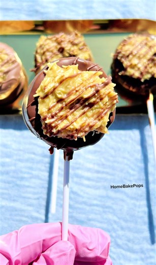 Dubai Chocolate Cake Pop is HERE 💚 Made with pistachio cake(NOT a box cake) — ZERO extracts, ZERO artificial flavors — and blended with premium pistachio butter for that rich, nutty indulgence. One bite and you’ll understand the obsession. Limited batches available this weekend. Don’t miss out. DM to order! #dubaichocolate #obsession #chocolate #pistachio #dubai