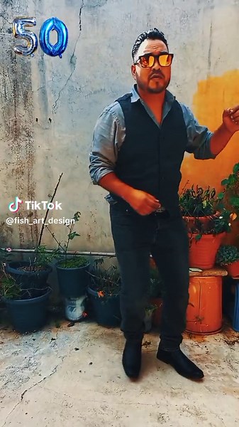 #musica #music #baile #50 #parati #fyp #todoelmundo #cumpleaños #livinglegend #vintage #dance #vanillaice #iceicebabychallenge #iceicebaby #rap