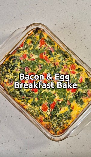 My new recipe glass bowl recipe book is now live! Comment "Bowls" to grab your copy or head to the link in my bio 🙌 Ingredients 👇 12 eggs 300g bacon peices (primo beand for my aussies) 500g cottage cheese 400g cherry tomatoes 100g shredded spinach Salt & Pepper Cook for 75 mins @ 200 C / 390 F Bowl size - 3 litres For 4 portions 👇👇 Calories - 495 13g carb 17.1g fat 35g protein ----- If you wanted to up the protein and reduce fat, you could replace some of the eggs with egg whites If you want