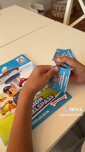 Anzeige // Alle kleinen PAW Patrol Fans aufgepasst 😍 Ab dem 02.09 gibt’s in jedem @ALDI Nord das PAW Patrol Sammelalbum für 1.99€ an der Kasse zu kaufen 🥰 Pro 15€ Einkaufswert erhaltet ihr eine Sammeltüte mit jeweils 3 Stickern gratis ❤️ Im Heft findet ihr übrigens nicht nur Platz für ganz viele Sticker, sondern auch jede Menge tolle Rezepte, spaßige Rätsel und Bilder zum Ausmalen 🍀 Schaut also unbedingt bei Aldi vorbei 🎉 Die Sammelaktion geht noch bis zum 13.10. #aldinord #sammelalbum #pawp