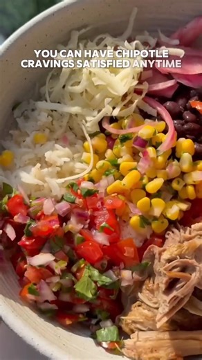 Chipotle copycat carnitas These Slow Cooker Carnitas pack 37g protein and only take 10 minutes of prep! 🌮✨ Cook low and slow for 8 hours until fall-apart tender. Then broil until perfectly crispy outside. Minimal effort, maximum flavor payoff. Way better than Chipotle and costs a fraction of the price. Use them in tacos, burritos, salads, quesadillas - basically anything that needs serious protein and flavor. Set it in the morning, come home to amazing carnitas. This is how you meal prep like a