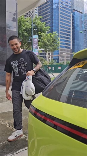 Jappy on Instagram: "A side of my life people don’t often see, but one that keeps me grounded and energized. All work and no play just isn’t the move.🥊🚙 As an artist, rolling with the punches is part of the craft. The Hyundai KONA Hybrid takes that mantra on a whole new meaning. Striking style, efficiency, and resilience, suited for all my drives. #KONAHybrid #FollowYourVibe #HyundaiMotorPhilippines"