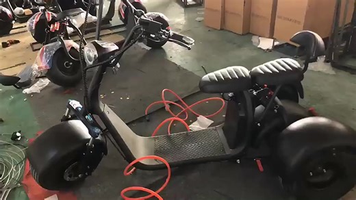 China Veiculos 2000W Electric Scooter Wide Fat Tire City Coco Three-Wheel Motorino Electric Chopper Patinete