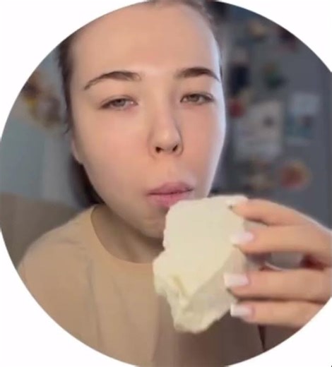 CHALK EATING ASMR #eatingsounds #mukbang #asmr #chalk #eating #crunch #youtubeshorts #viral