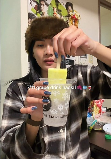 7-Eleven Grape Drink Hack with Popsicles