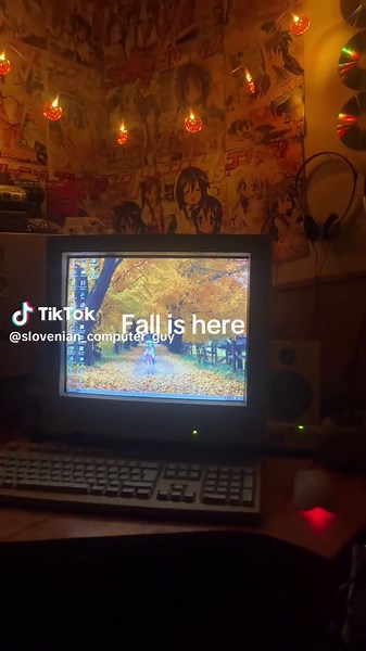 Celebrate Fall with Nostalgic Windows XP and Halloween