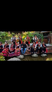 Die Lahu sind eine musikbegabte ethnische Minderheit, die vor allem im Südwesten Chinas lebt. Angesichts des Frühlingsfestes sang ich ein Liebeslied im Chor mit Bewohnern eines Lahu-Dorfes in Yunnan. #laoyan #yunnan #chunjie | Yan Wei