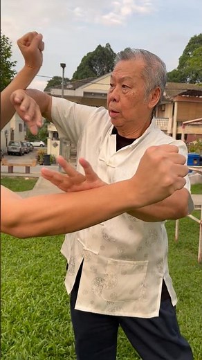 How to Use Sticky Hands to Feel the Weak Point