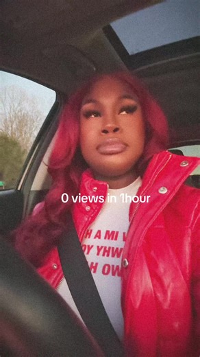 Like what is going on ?? I can’t be the only one ? #tiktokviewsproblem #fyp