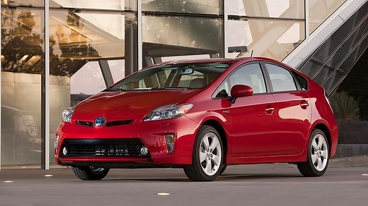 Toyota Recalls Prius Hybrids Over Software Glitch