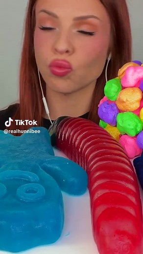Satisfying ASMR Eating Sounds with Hunnibee