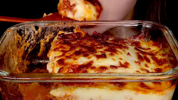 📸[Preview] 🔔 Baked Cheese lasagna is just uploaded on my YouTube channel ❤️❤️ _ #baked#bakedlasagna #lasagnaasmr#lasagna#lasagnarecip#lasanarecipevegetarian#lasagnacat#cheeselasanaasmr#cheeselasanamukbang#lasanacostco#cheeselasagnarecipe#cheeselasagnaeating#cheeselasagnapasta#asmrtree#treeasmr#라쟈냐먹방#라쟈냐레시피#라쟈냐#라쟈냐asmr