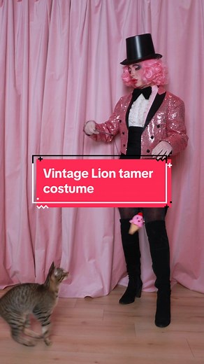 Grwm: vintage lion tamer / circus ringmaster costume. #halloween #halloweencostume #vintagestyle #liontamercostume