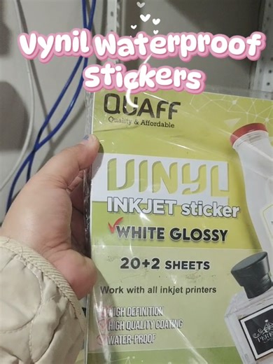 Waterproof vynil stickers💧 Perfect for tumbler giveaways😍 #quaff #vynilstickers #waterproofsticker #stickers #quaffstickerpaper