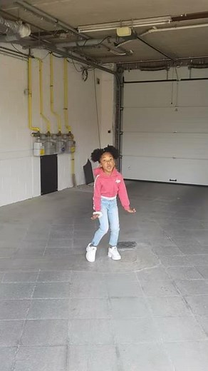 Dance Waves online competition - Urban - Mini (7 to 9 y) - Lea-Marie Gieskes