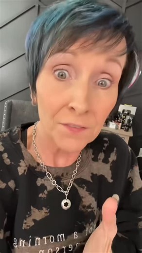 Sherri Dindal on Instagram: "Mandela Effect or misheard lyrics? How do you remember it? #genx #boomer #christmassongs #mandelaeffect"