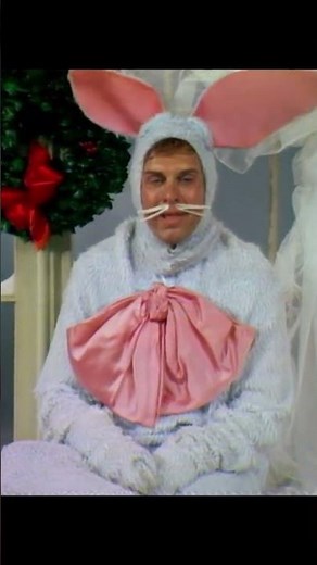 Alan Sues Hates This Time Of Year | Christmas | Rowan & Martin's Laugh-In