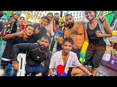 Thailand Aate hi holi khel li