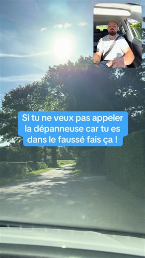 Voilà comment tu dois faire sur des routes très étroites et accidentés. Si tu veux éviter de finir dans le fossé et avoir un accident de la route 😳 ##permis##autoecole##campagne##route##moniteur