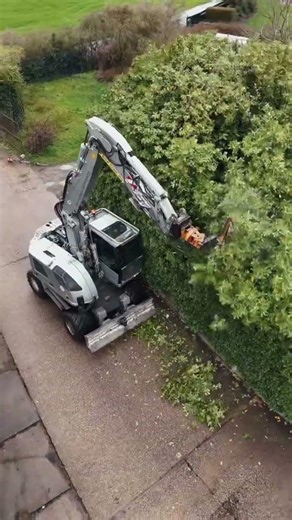 Revolutionizing Industries: AI Robots & Automation Unveiled