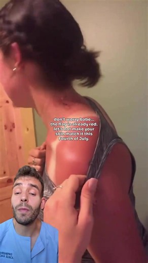 ¿Qué es un melanoma? Consejos 🤗 El melanoma es el tipo de cáncer de piel más agresivo. Se origina en los melanocitos, que son las células encargadas de producir la melanina (el pigmento que da color a la piel). Cogerlo a tiempo es fundamental ✅Factores de riesgo ➡️Radiación ultravioleta (UV): La exposición prolongada al sol daña el ADN celular ➡️Quemaduras solares: Haber sufrido quemaduras graves con ampollas durante la infancia o adolescencia eleva drásticamente el riesgo. ➡️Características ge
