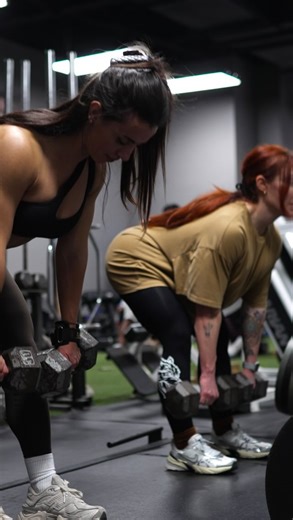 Ashley Lakomowski on Instagram: "Glute+Hamstring day finisher with my girl @hou_da_ifbbpro A Dumbbell Romanian Deadlift (RDL) is a lower body exercise that primarily targets the hamstrings, glutes, and lower back. Here’s how to perform the movement⬇️ Start Position: Stand with your feet shoulder-width apart, holding a dumbbell in each hand with a neutral grip (palms facing your body). Keep your knees slightly bent. •Hinge at the Hips: Push your hips back while maintaining a slight bend in the kn