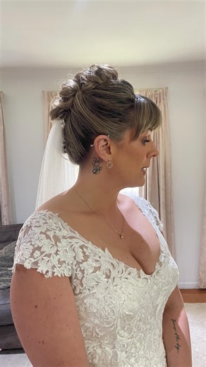 Melbourne, Yarra Valley & Peninsula Hair & Makeup Artist on Instagram: "Sam was such a fun bride! Loved her style of hair and the creativity and of having a faux Mohawk style for her wedding day. What a way to finish off my last wedding for 2025 🩷🎆 Makeup by @lsa_makeupartistry #yarravalleyweddings #melbourneweddings #melbournebrides #melbournebridalhairstylist #morningtonpeninsulaweddings"