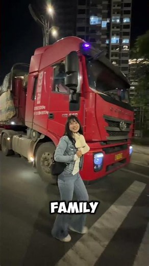 Girl Truck driver Dances Before Every Journey🤯 #shorts #girl #truck #dance #journey #viral #facts