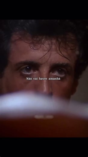 Data Druid | Estrategista Digital on Instagram: "Quantas vezes você já disse: “Amanhã eu começo.” Amanhã eu treino. Amanhã eu mudo. Amanhã eu faço acontecer. Mas e se o amanhã não vier? E se hoje for a única chance que você tem de virar o jogo? No filme Rocky III, Apollo Creed grita para Rocky: “There is no tomorrow!” Porque ele sabia que a procrastinação é o maior inimigo da evolução. Esperar pelo momento perfeito é a desculpa que usamos para fugir do esforço, da dor e da mudança. A verdade é q