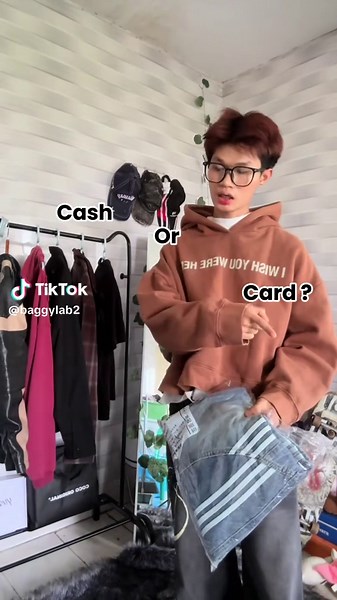 ထွက်ပြေးချင်အုံး #baggyjeans #tiktokmyanmar #tiktokuni #trendingvideo #creatorsearchinsights