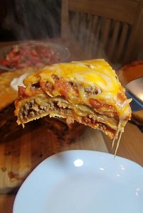 Mexican Tortilla Casserole You need: 1lb. ground beef 1/2 cup diced onion… 1 pack taco seasoning mix 2 cups shredded cheddar cheese Recipe in (c.o.m.m.e.n.t ).👇 | Old fashioned recipe