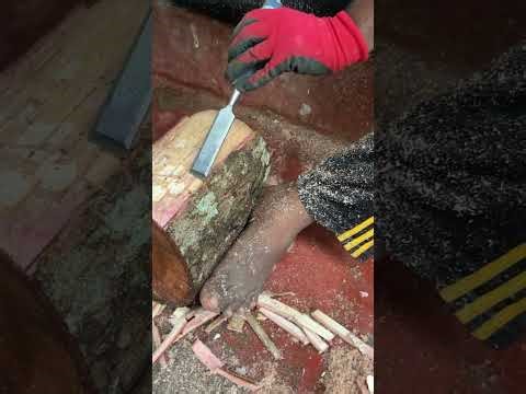 Mastering Wood Carving with a Simple Chisel and Mallet Technique