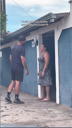 SAMYR CHULUC JARDIM on Instagram: "Chegamos a essa praça, onde uma senhora muito querida e educada mantém seu carrinho de cachorro-quente. Ela nos concedeu a permissão para transformar o local, escondido atrás de um matagal, em um belo jardim. Com muito cuidado, realizamos a limpeza, a pintura e agora a comunidade pode aproveitar esse espaço renovado. E, claro, utilizamos as incríveis máquinas da Branco e a tinta da @mt.tintas para garantir um resultado impecável! Vamos juntos cuidar do nosso ve