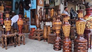 Saharanpur's Wood Carving Industry Faces Major Losses Amid Iran-Israel Conflict