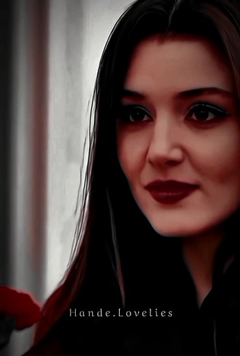 Hande Erçel Turkish Actress: New Trending CapCut Video