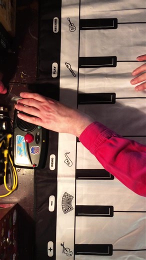 circuit bent fold up keyboard 💃🕺#soundart #experimentalmusic #synthtok #synthesizer #piano