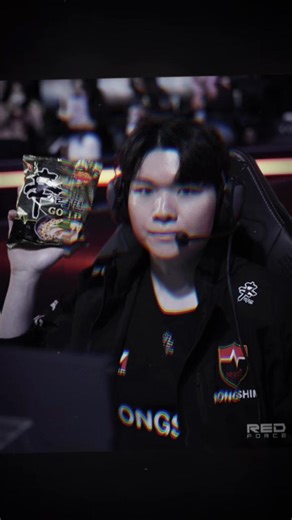 Nay bận không xem, lên thấy anh 3 nấu mì rồi tráng miệng bằng cam luôn vậyy #kingen #sponge #scout #taeyoon #lehends