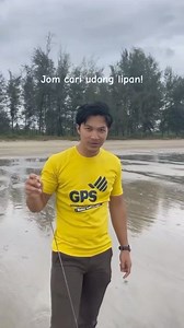 1.8M views · 34K reactions | Tutorial cari udang ronggeng alias udang mantis praktis pakai alat ini aja  #mamahnada #MamahNadaNgebolang #petualangan #udangmantis #udangronggeng | Mamah Nada Official | Facebook