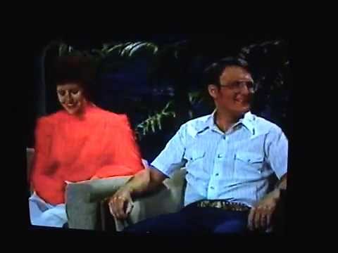 1986 THE TONIGHT SHOW JOHNNY CARSON GUEST ROOSTER AND CHICKEN PIG MAN AND WOMAN SKIT