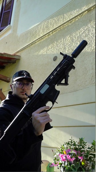 ⚠️FAKE GUN⚠️ UTR-45 HOW BEAUTIFUL??!!!! it's stunning!!#softairitalia🇮🇹 #softairgun #softairgames #softairitalia #softair #airsofter #airsoftbb #airsoftfunny #airsoftclips #airsoft #vfc #vfc #m4 #airsoftnation #specnaarms #utr45