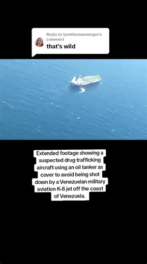This video shows a drug-smuggling plane (possibly a Piper Cherokee) fleeing a Venezuelan Air Force K-8 jet, using a cargo ship as cover. The K-8 makes gun runs, with rounds hitting the water and possibly the target. The smuggler’s tactic endangers civilians and may aim to disrupt the pilot’s aim. The Piper’s escape is unlikely, though survival isn’t impossible. This could be the K-8’s first air-to-air kill. Sourced from “Sailor Amar” on YouTube: Analysis is ours. | VÉHICULE