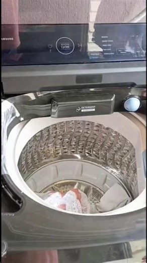 How To Clean Your Washing Machine (TUTORIAL)