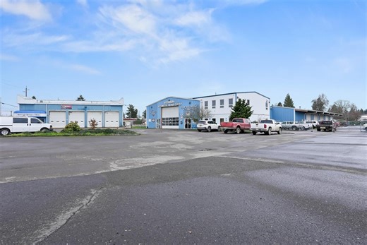 555 N Pacific Hwy, Woodburn, OR 97071 - Retail for Sale | LoopNet