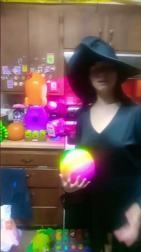 Baby dances to Yo Gabba Gabba
