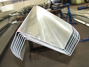 [Hot Item] Automatic Change Size CZ Purlin Roll Forming Line With PLC Control